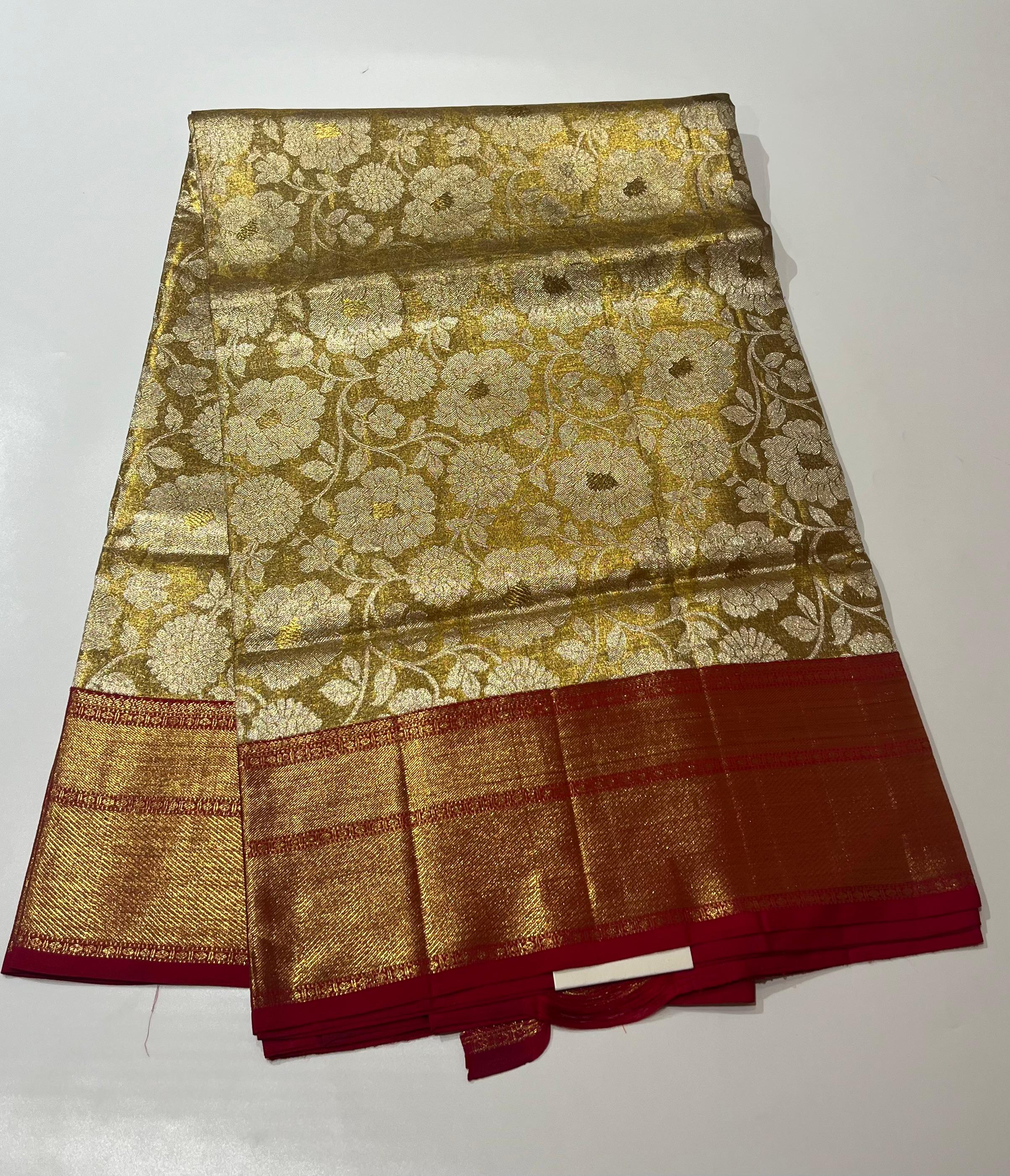 Flower motif on Golden and Maroon kanjeevaram silk saree